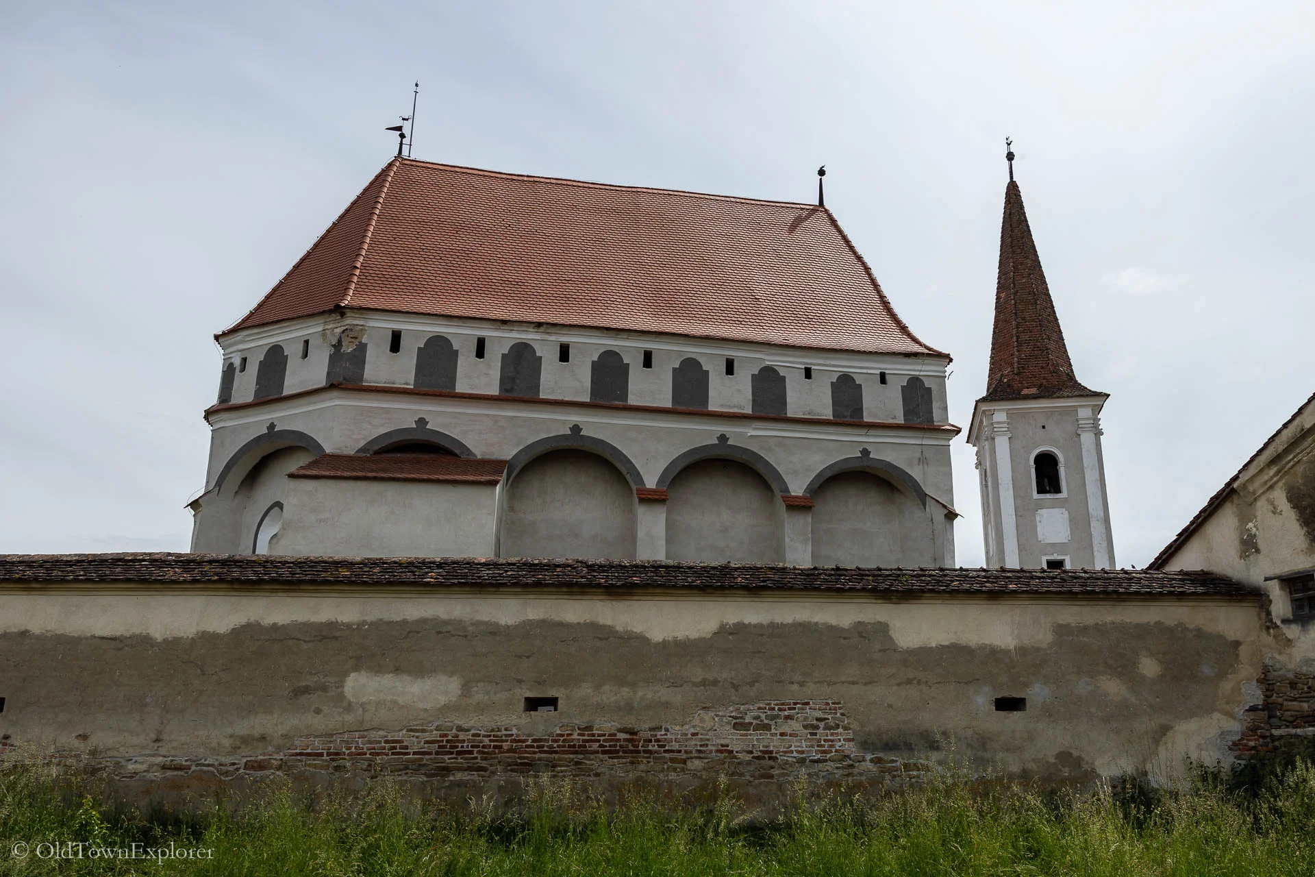Cloasterf, Romania