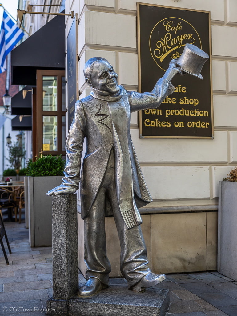 SCHÖNE NÁCI Statue in Bratislava, Slovakia