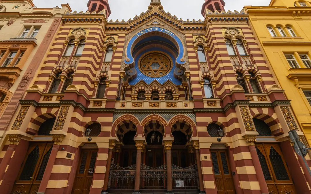 24 Pros and Cons of Living in Prague, Czechia